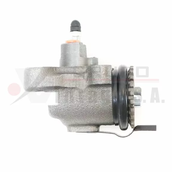 Bomba de frenos delantera 1 7/16 Isuzu NRR izquierda