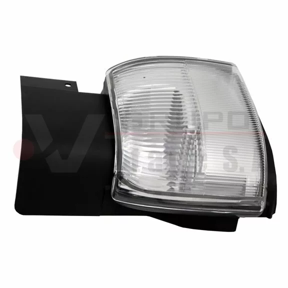 Lámpara media luz izquierda Nissan UD blanca