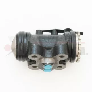 Bomba de frenos trasera 1 1/2 Hino 500 FC izquierda con grifo